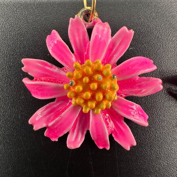 Vintage Pink Flower Power Earrings Enamel Metal 1960s Dangle Daisy Signed Art - Picture 5 of 8